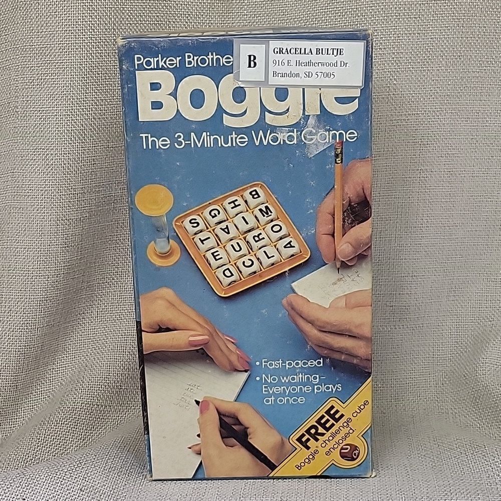 BOGGLE 3 minute word game parker brothers ( 1983 ) edition complete. Red Boggle